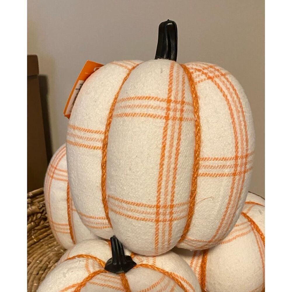 hyde and eek large pumpkin